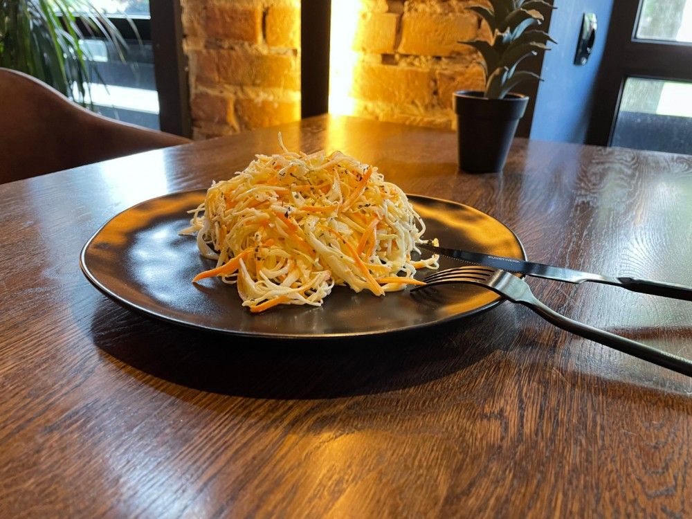 Коул Слоу — Momoo Burger House, Брест
