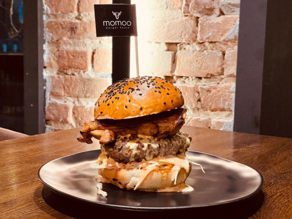 Копченый — Momoo Burger House, Брест
